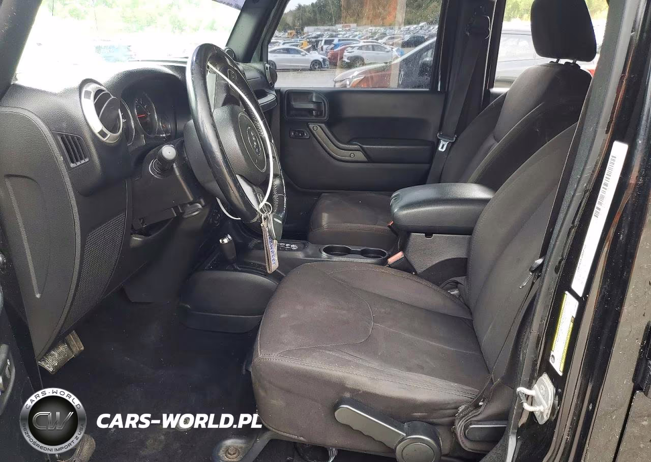 2014 Jeep Wrangler Unlimited Sport VIN:1C4BJWDG7EL158244 - 7