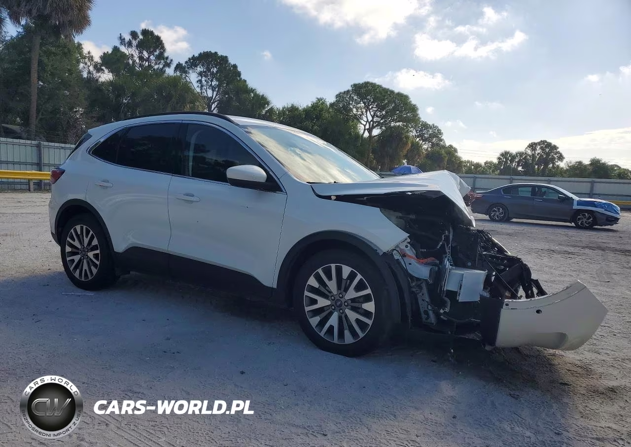 2021 Ford Escape Titanium VIN:1FMCU0DZ5MUA31197 - 4