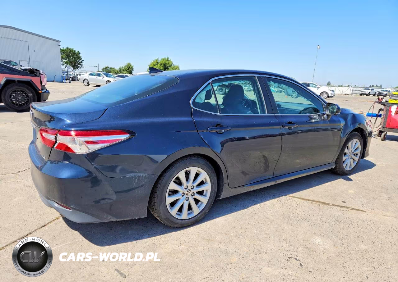 2020 Toyota Camry Le VIN:4T1L11AKXLU396625 - 3