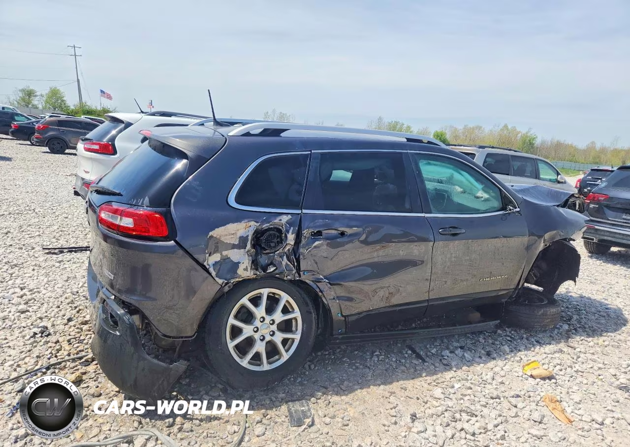 2016 Jeep Cherokee Latitude VIN:1C4PJMCB8GW360978 - 3