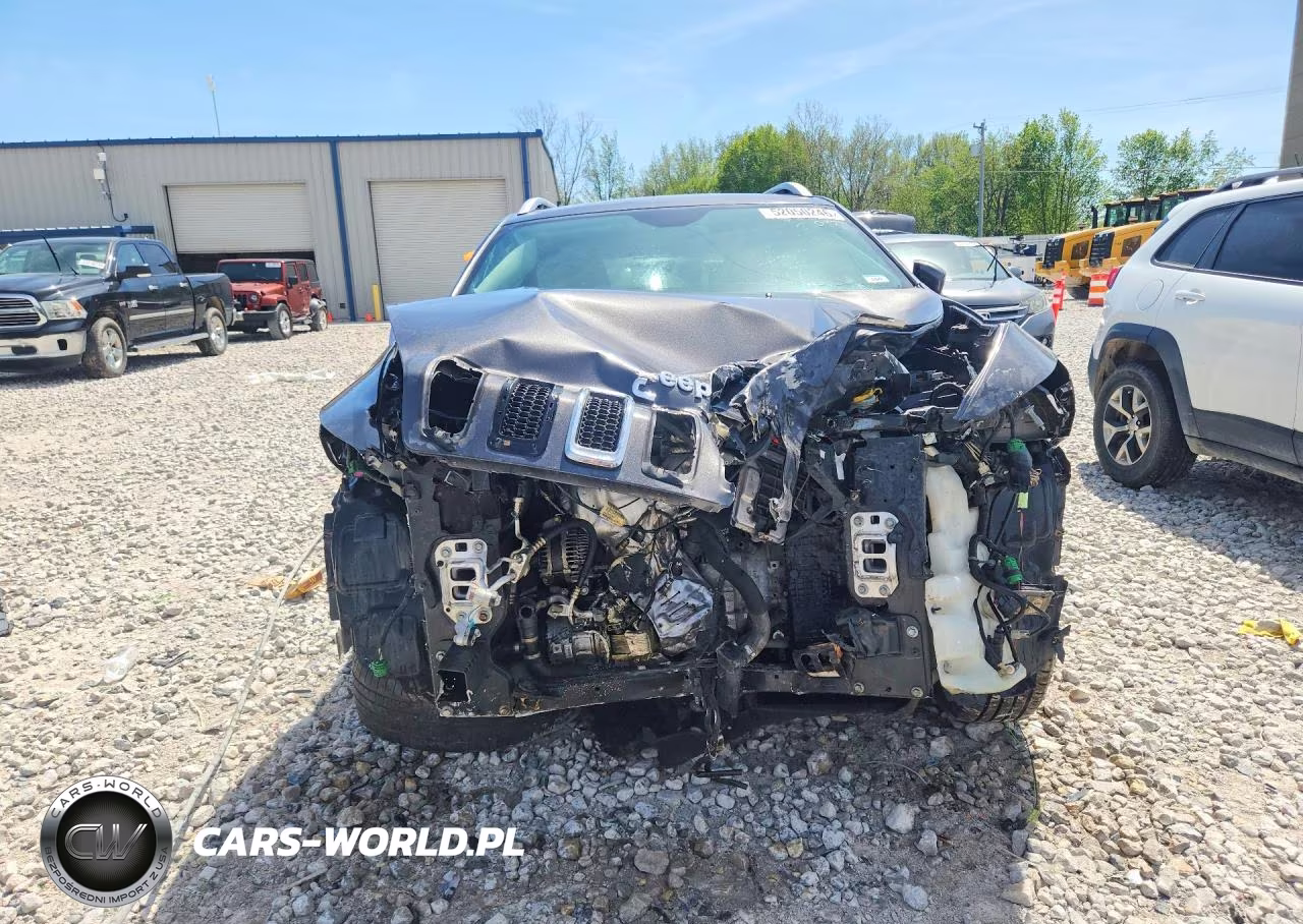 2016 Jeep Cherokee Latitude VIN:1C4PJMCB8GW360978 - 5