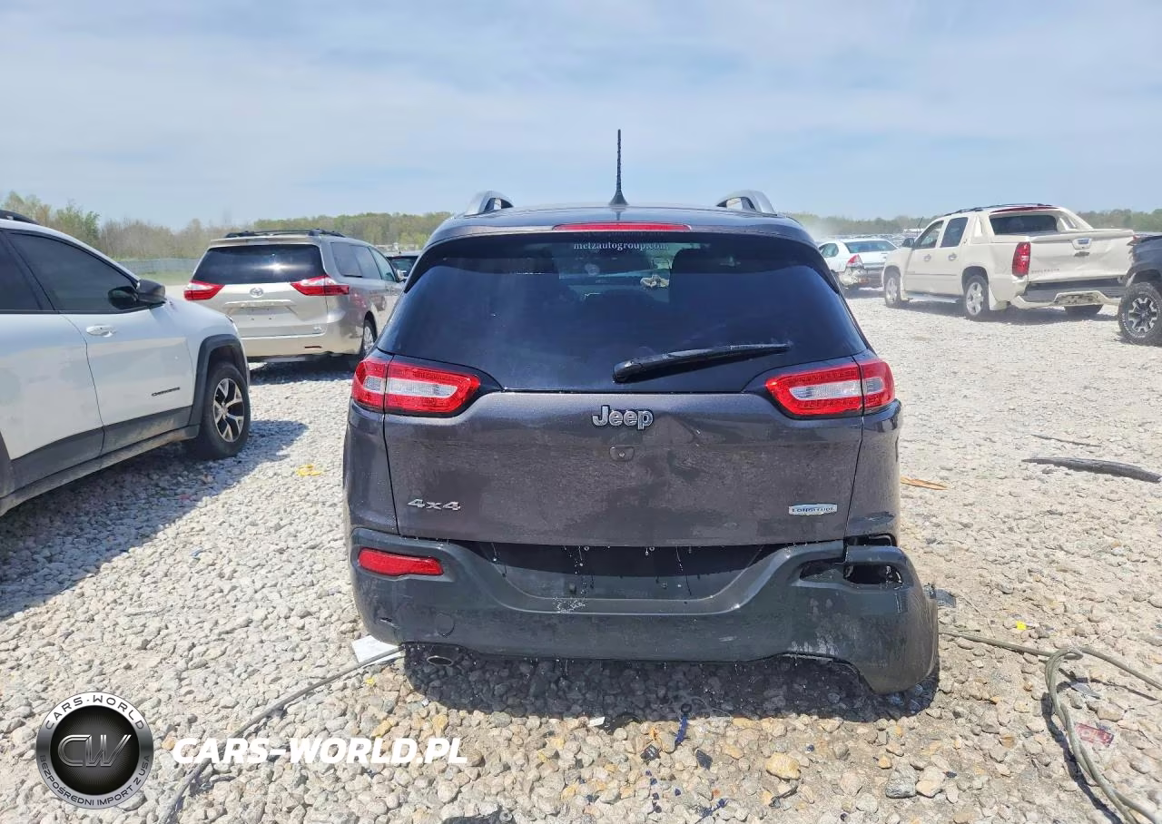2016 Jeep Cherokee Latitude VIN:1C4PJMCB8GW360978 - 6