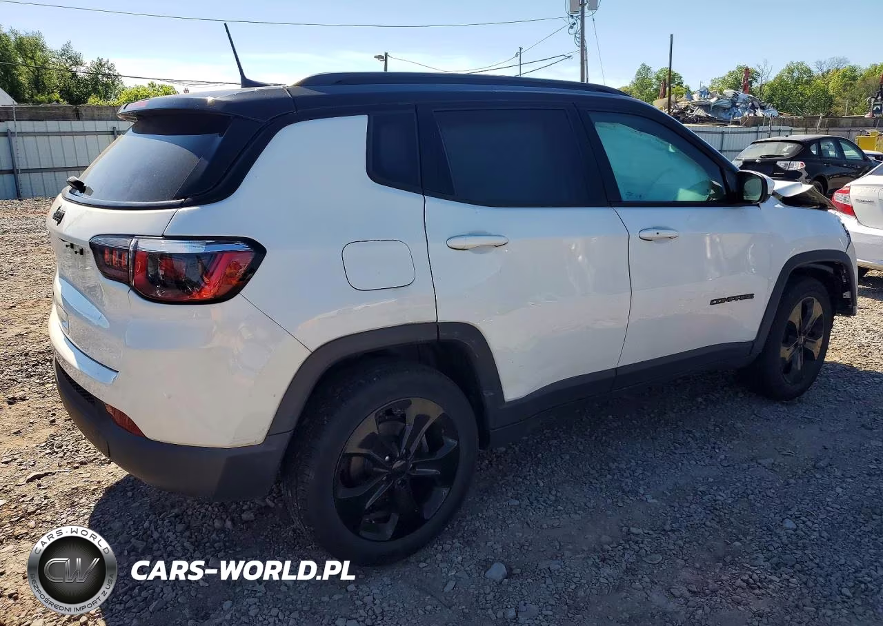 2020 Jeep Compass Latitude VIN:3C4NJDBBXLT165246 - 3