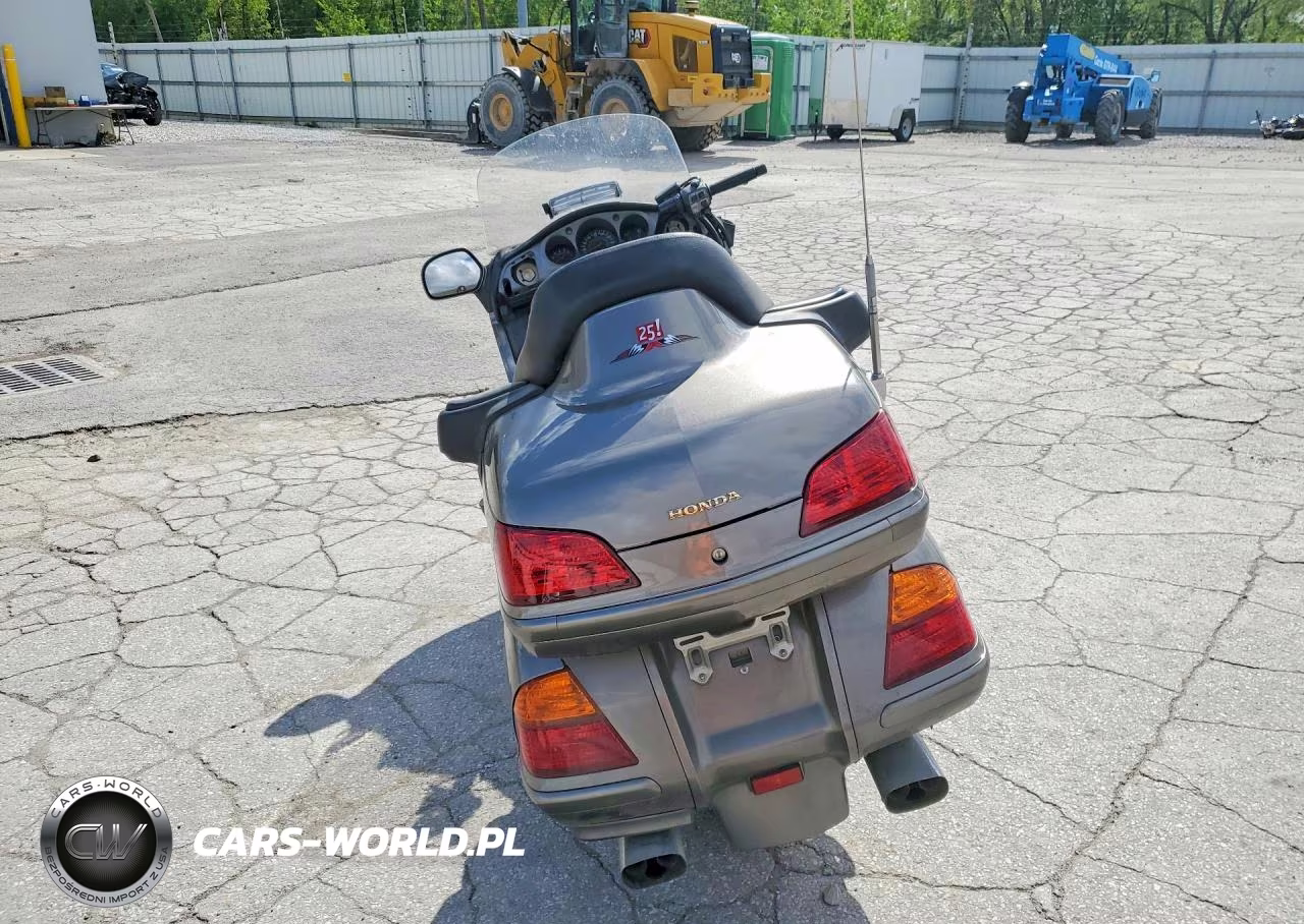 2004 Honda Gl1800 A VIN:1HFSC47474A301113 - 4