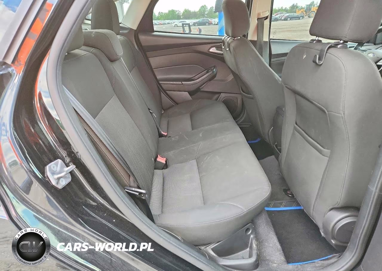 2015 Ford Focus Se VIN:1FADP3F28FL274096 - 10