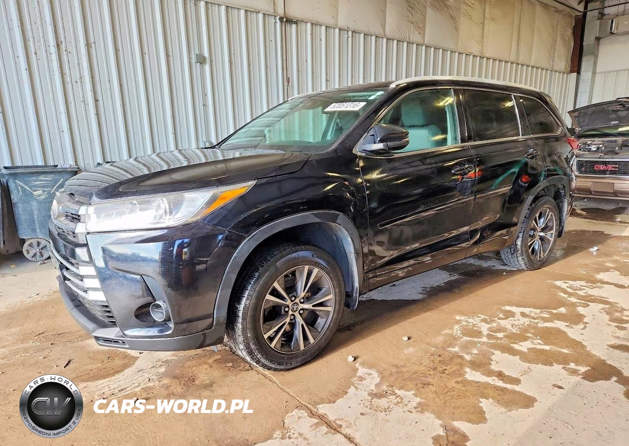 2017 Toyota Highlander Le – zdjęcie 1 z 13