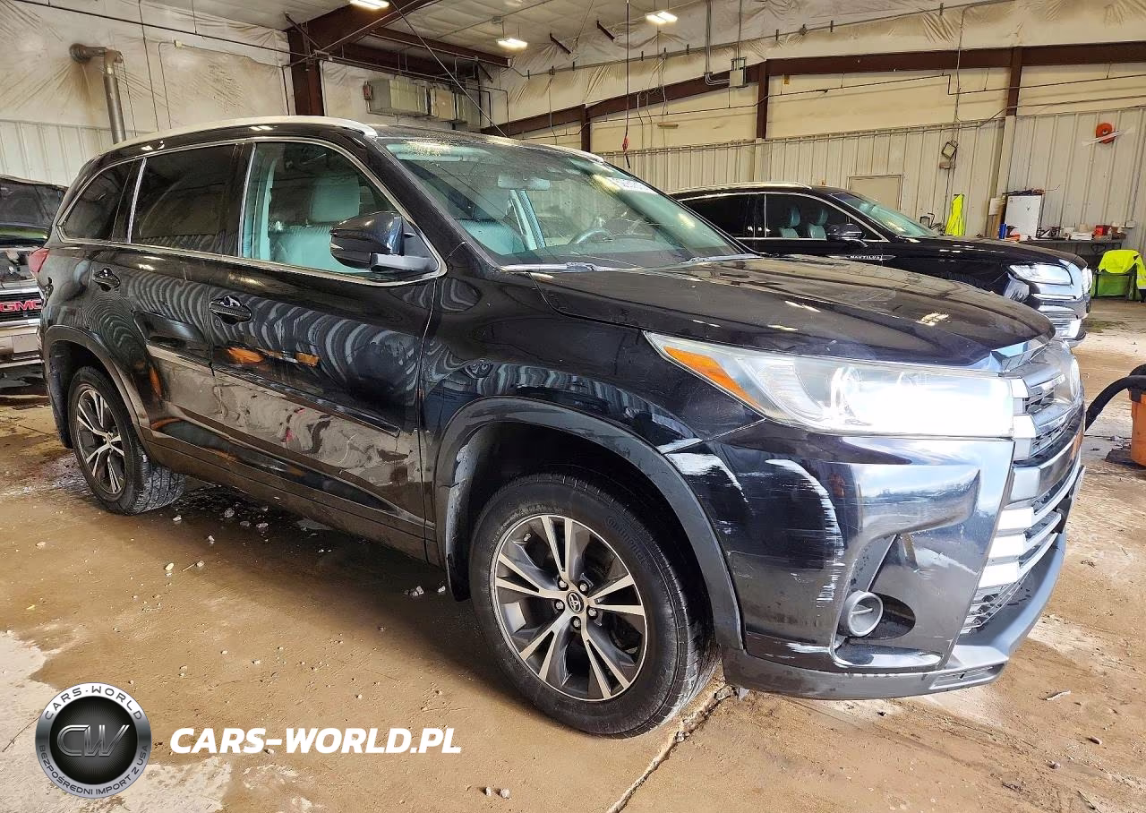 2017 Toyota Highlander Le VIN:5TDBZRFH5HS394085 - 4