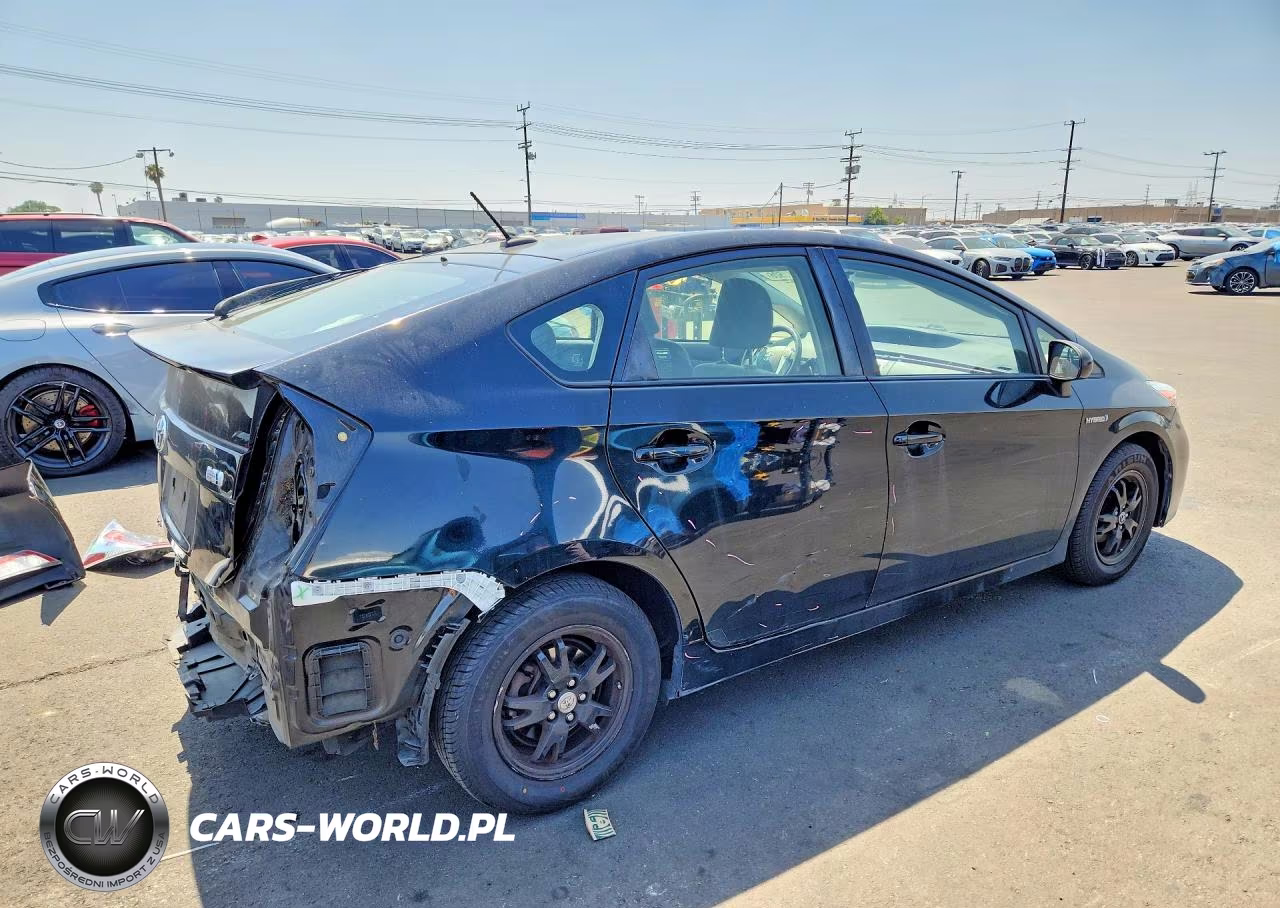 2015 Toyota Prius Three VIN:JTDKN3DU9F1993204 - 3
