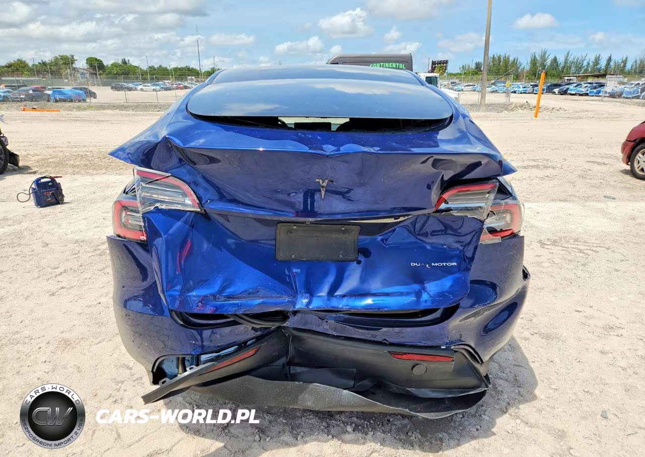 2022 Tesla Model Y VIN:7SAYGDEE2NA002979 - 6