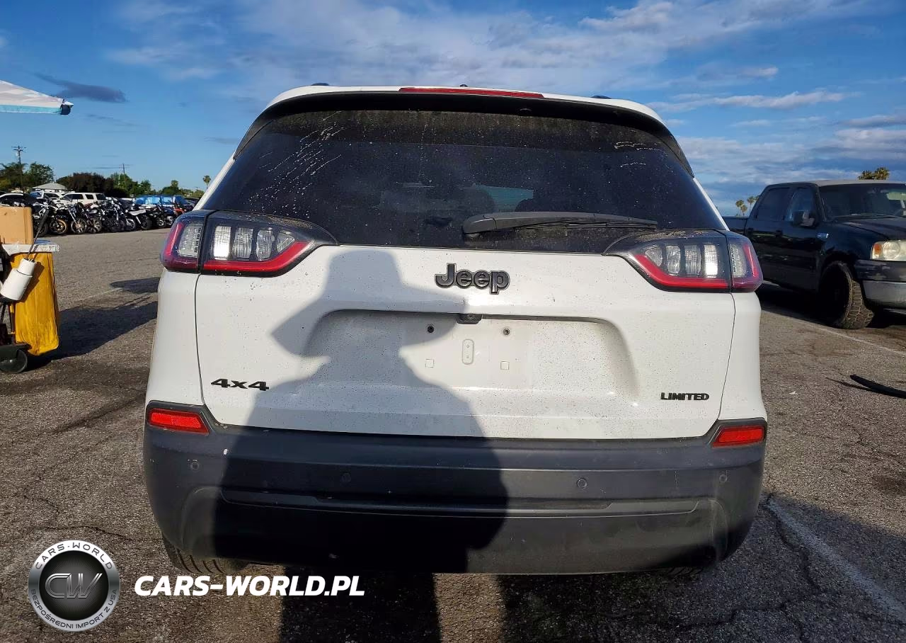 2019 Jeep Cherokee Latitude Plus VIN:1C4PJLLB8KD338803 - 6