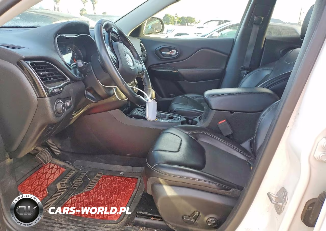 2019 Jeep Cherokee Latitude Plus VIN:1C4PJLLB8KD338803 - 7