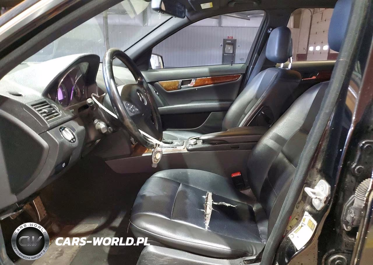 2010 Mercedes-Benz C 300 4Matic VIN:WDDGF8BB1AR130981 - 7