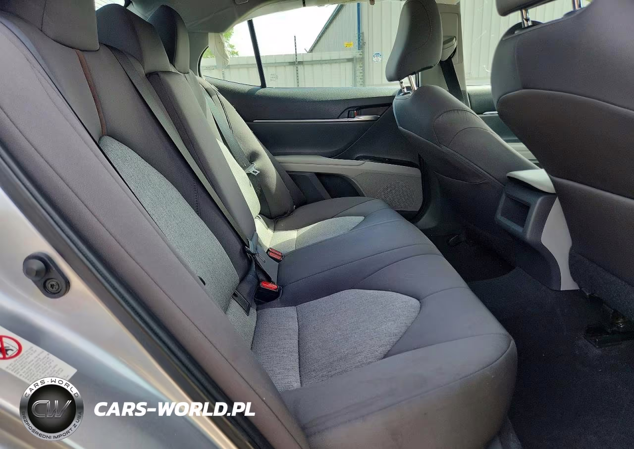 2019 Toyota Camry Le VIN:4T1B11HK5KU226589 - 10