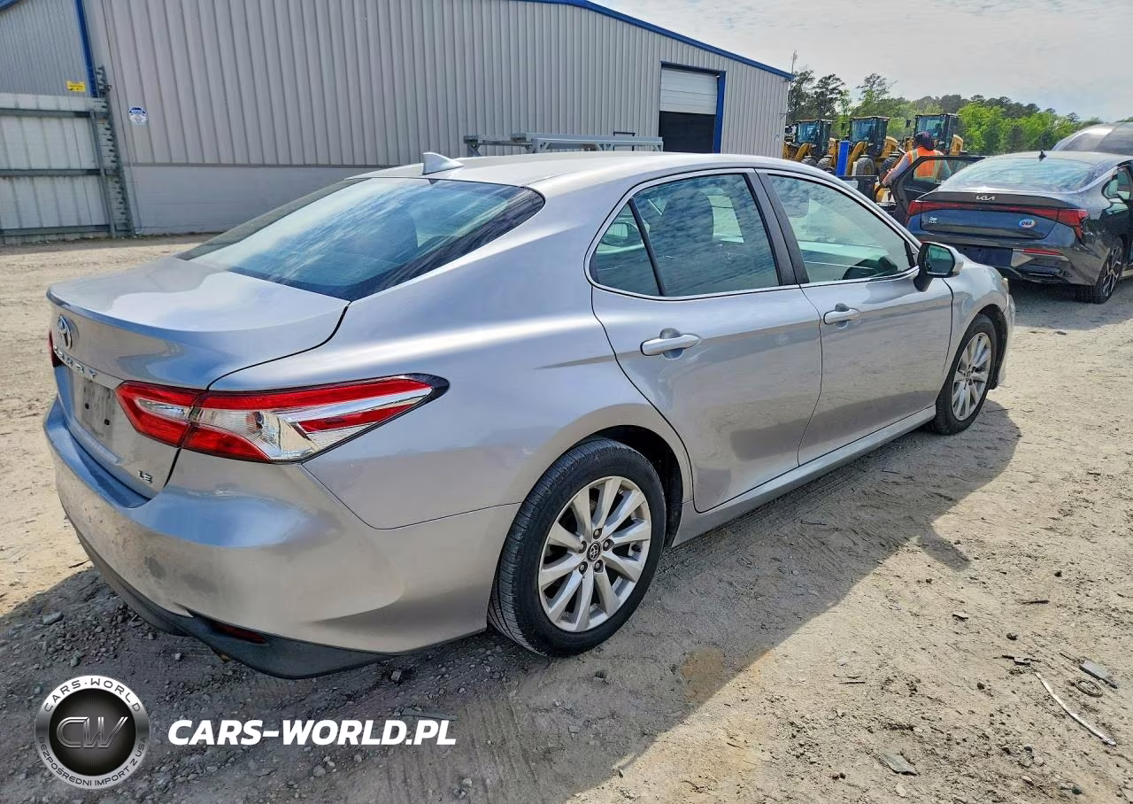 2019 Toyota Camry Le VIN:4T1B11HK5KU226589 - 3