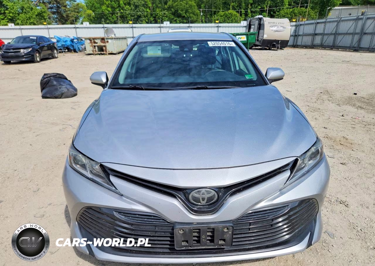 2019 Toyota Camry Le VIN:4T1B11HK5KU226589 - 5