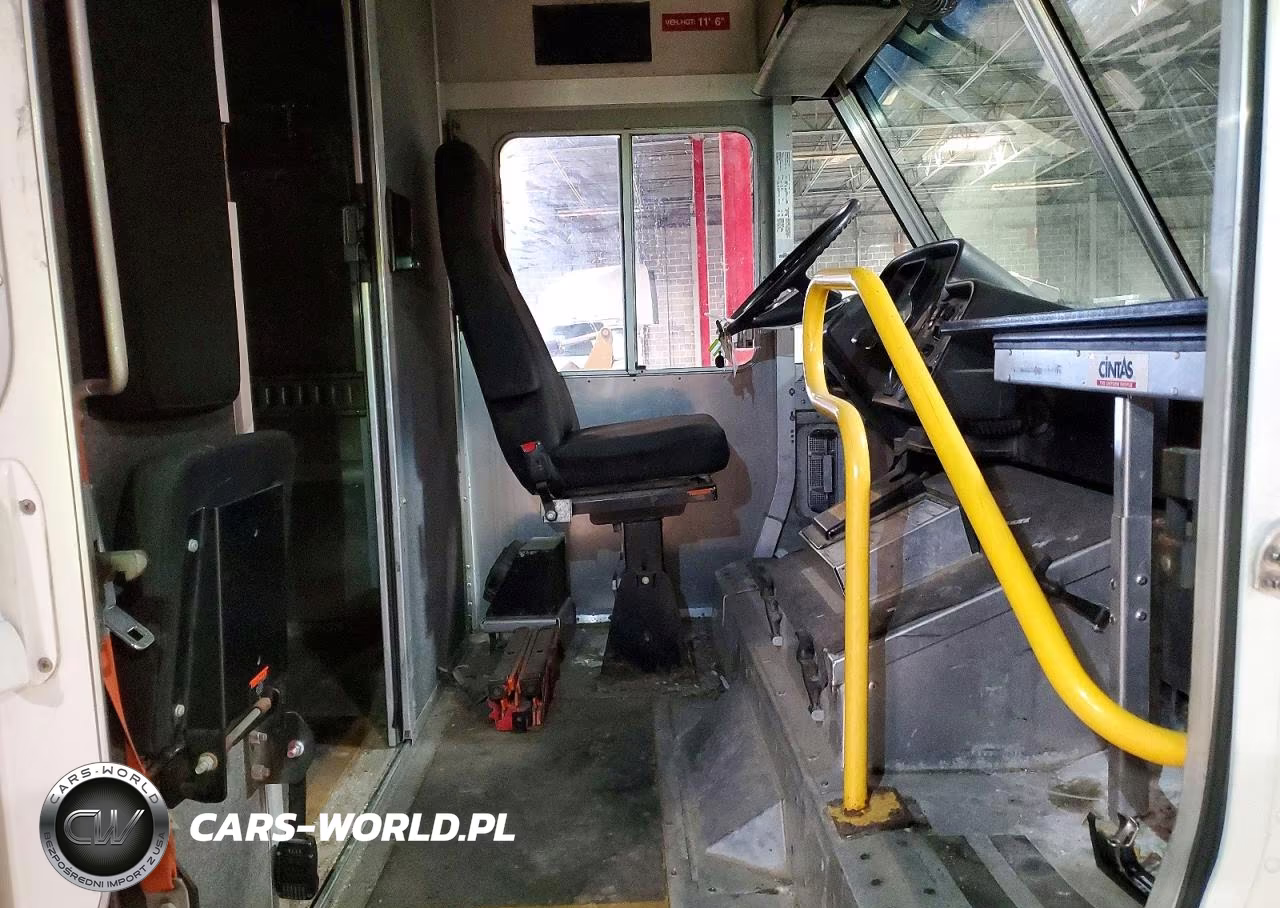 2018 Freightliner Mt45 Chassis Delivery Truck VIN:4UZAAPFD8JCJZ6690 - 7