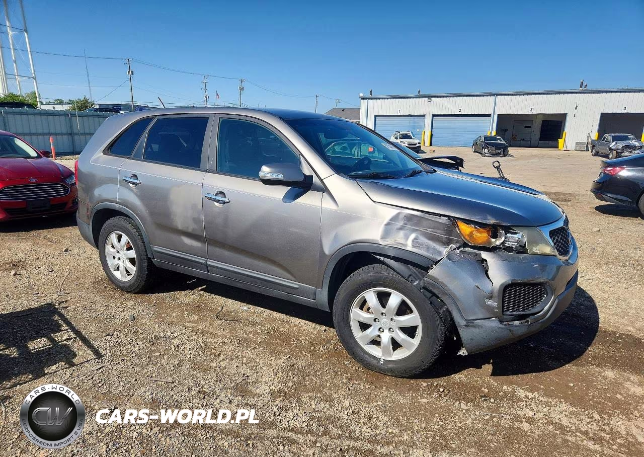 2011 Kia Sorento Lx VIN:5XYKT3A10BG070412 - 4