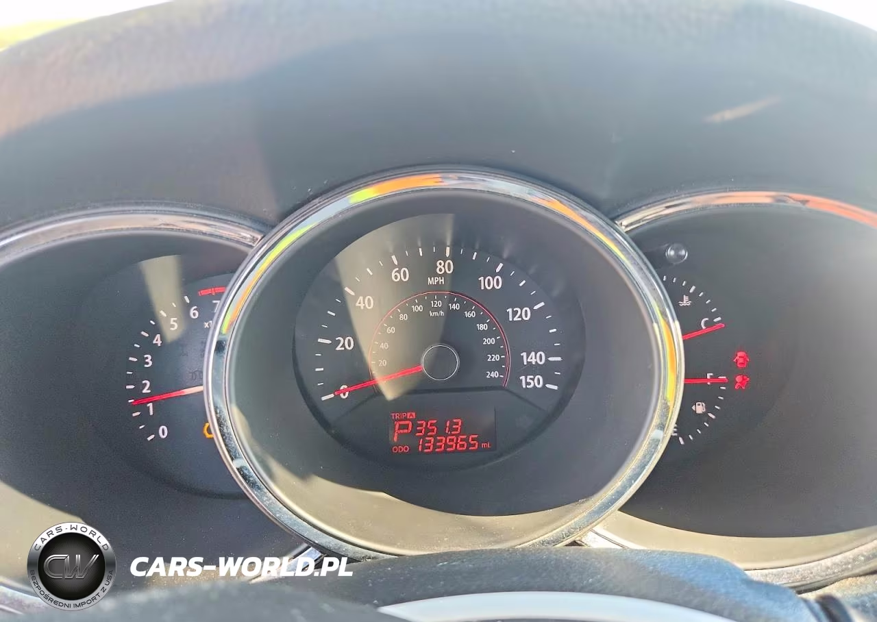 2011 Kia Sorento Lx VIN:5XYKT3A10BG070412 - 9
