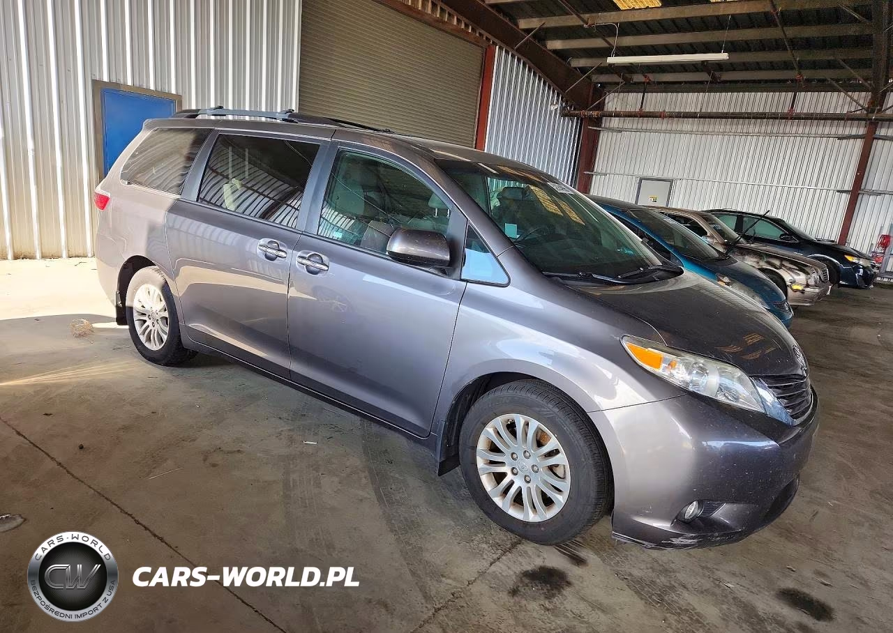 2017 Toyota Sienna Xle Premium 8-Passenger VIN:5TDYZ3DC6HS876403 - 4