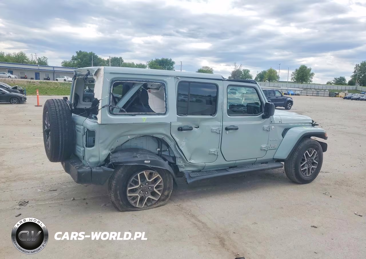 2024 Jeep Wrangler Sahara VIN:1C4PJXEG7RW332232 - 3