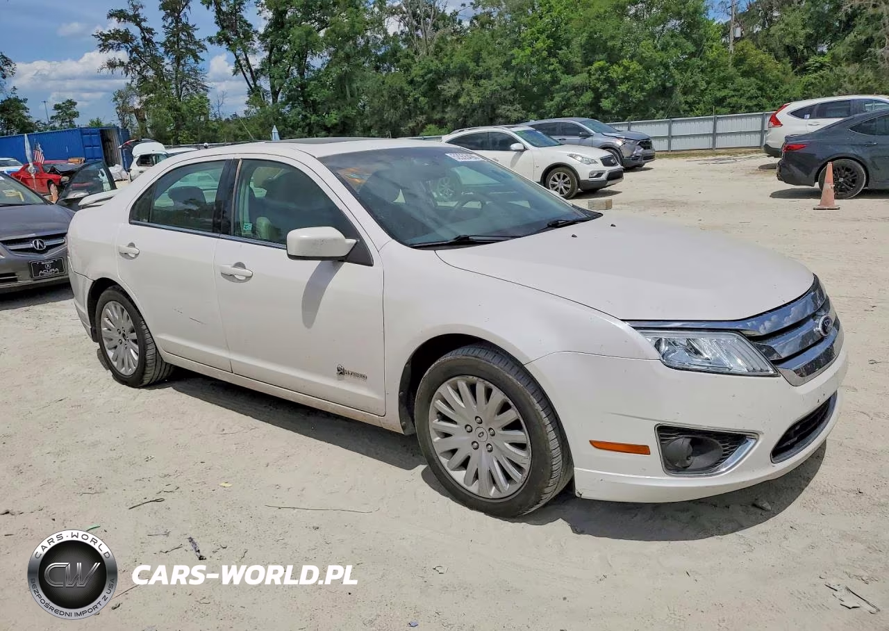 2010 Ford Fusion Hybrid VIN:3FADP0L37AR359856 - 4