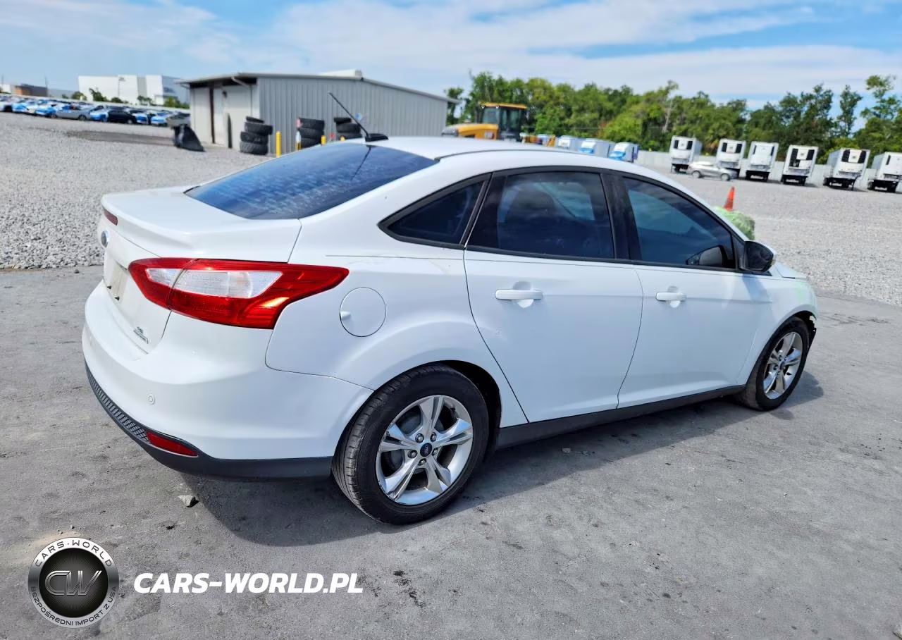 2014 Ford Focus Se VIN:1FADP3F25EL316089 - 3