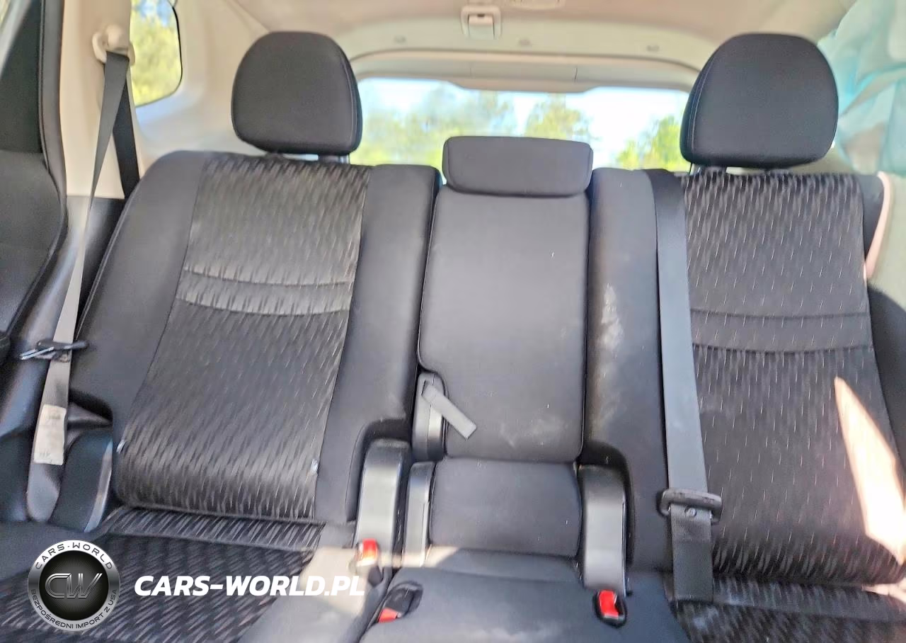2018 Nissan Rogue S VIN:5N1AT2MT0JC753499 - 10