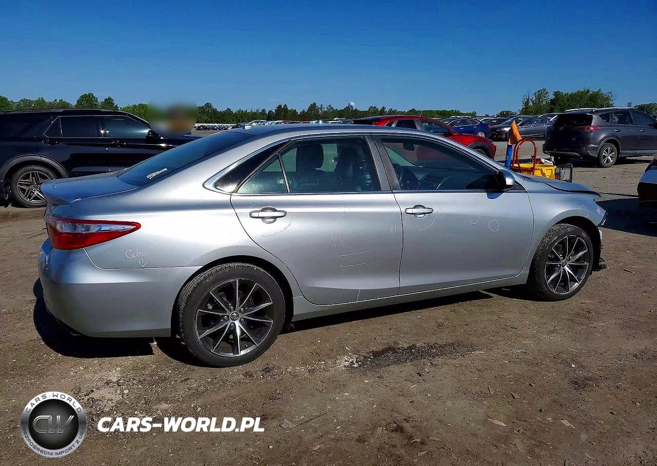 2015 Toyota Camry Xse VIN:4T1BF1FK9FU915691 - 3