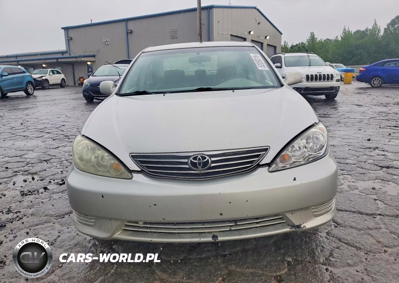 2005 Toyota Camry Le VIN:4T1BE32KX5U424906 - 5