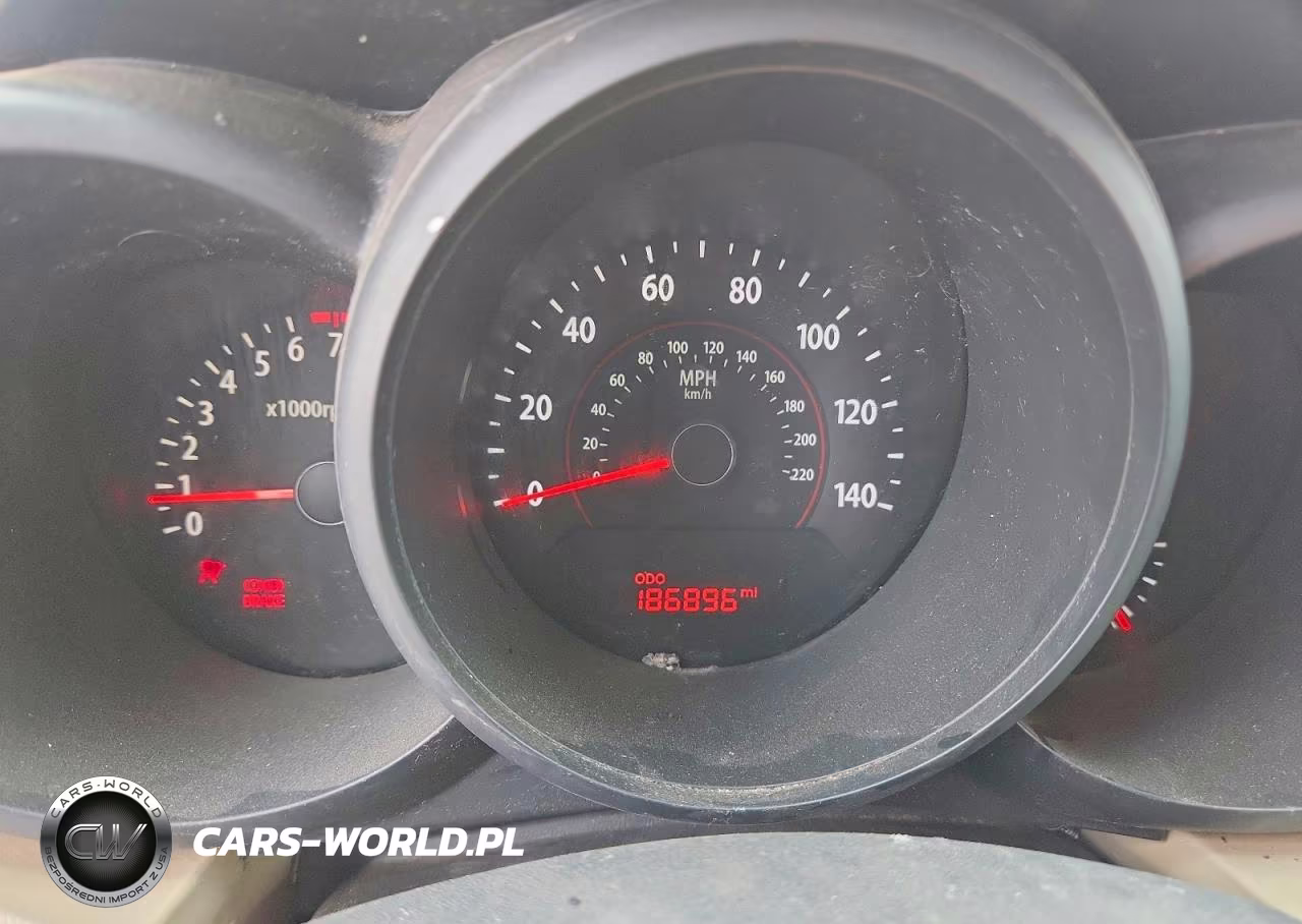 2010 Kia Soul + VIN:KNDJT2A20A7069738 - 9