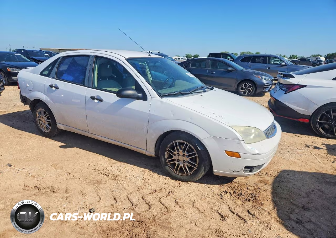 2007 Ford Focus Zx4 VIN:1FAHP34N07W233475 - 4