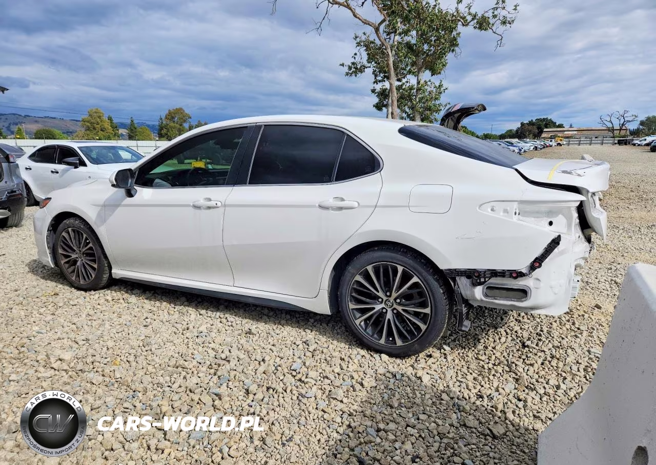 2018 Toyota Camary VIN:JTNB11HK8J3050805 - 2