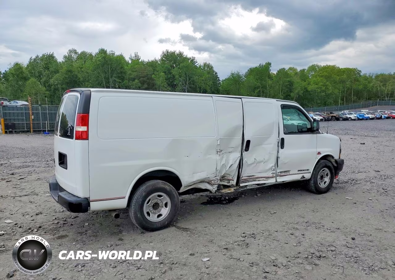 2018 Chevrolet Express G2500 VIN:1GCWGBFP3J1242329 - 3