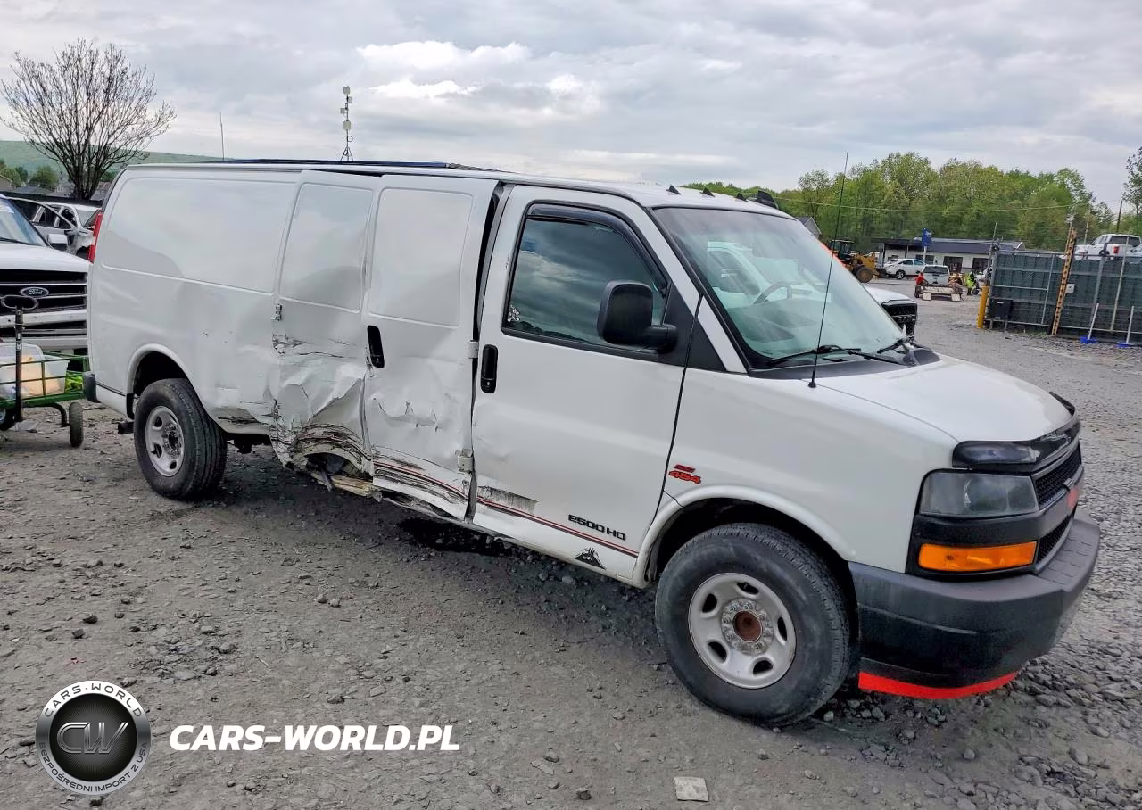 2018 Chevrolet Express G2500 VIN:1GCWGBFP3J1242329 - 4