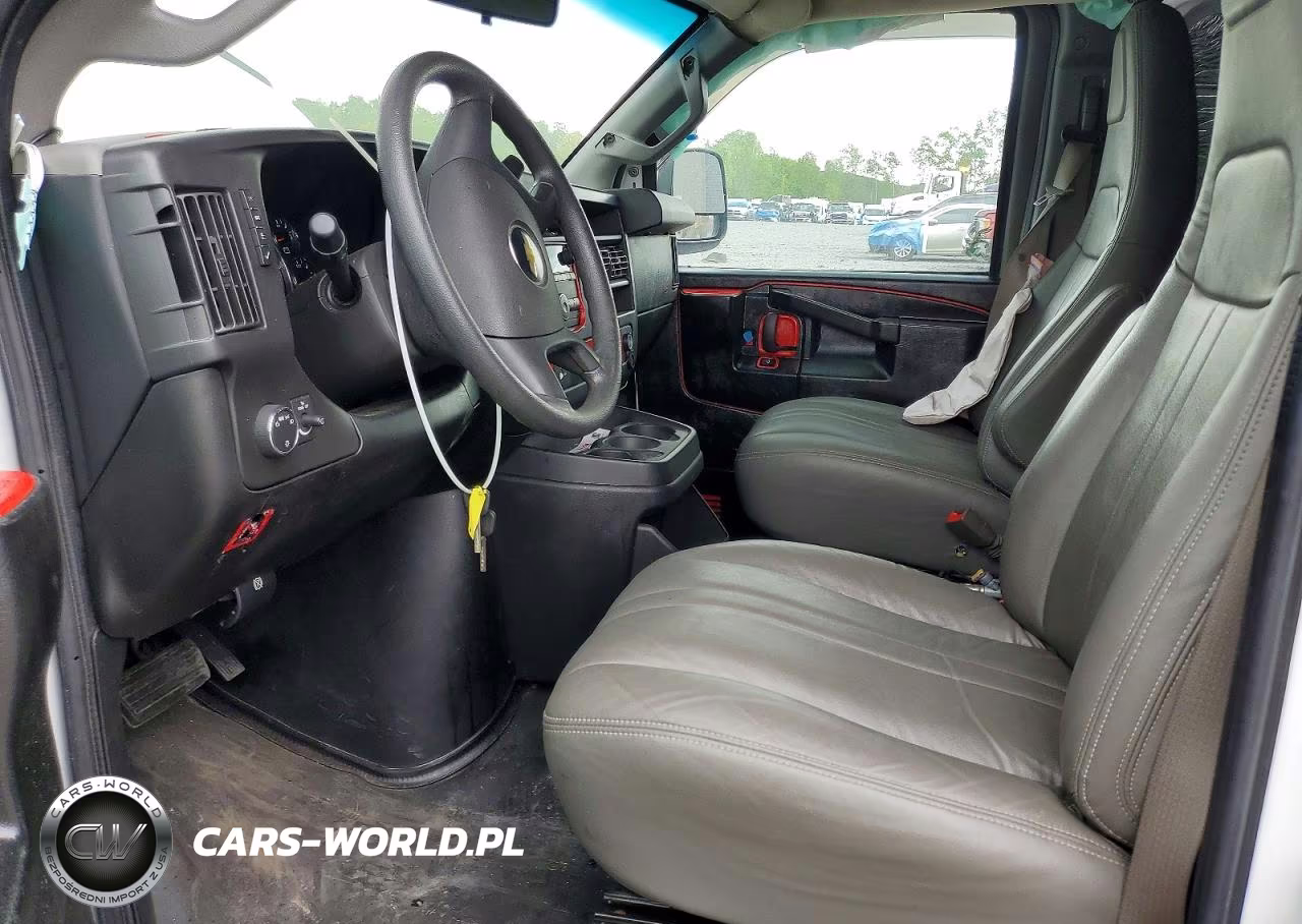 2018 Chevrolet Express G2500 VIN:1GCWGBFP3J1242329 - 7