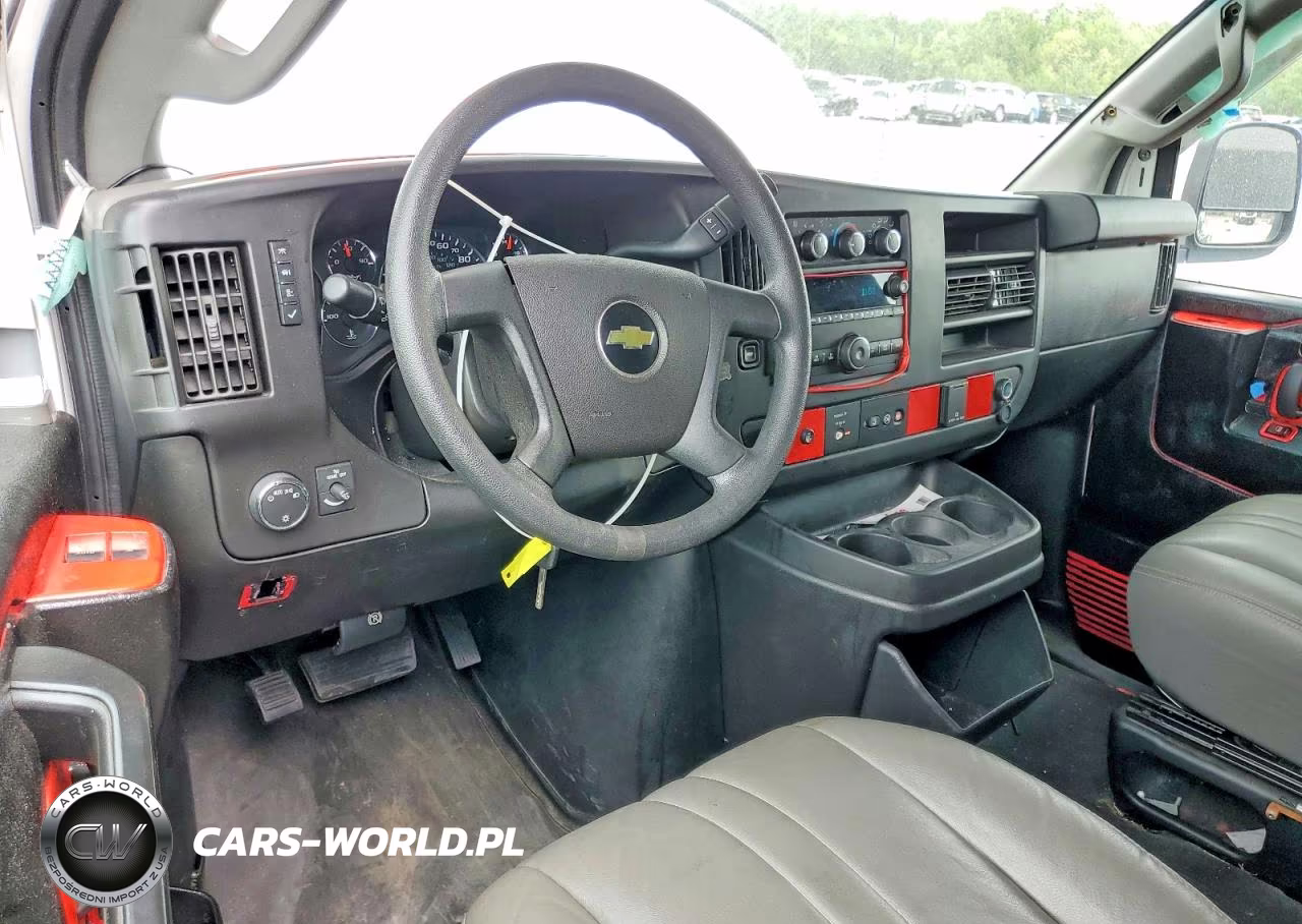 2018 Chevrolet Express G2500 VIN:1GCWGBFP3J1242329 - 8