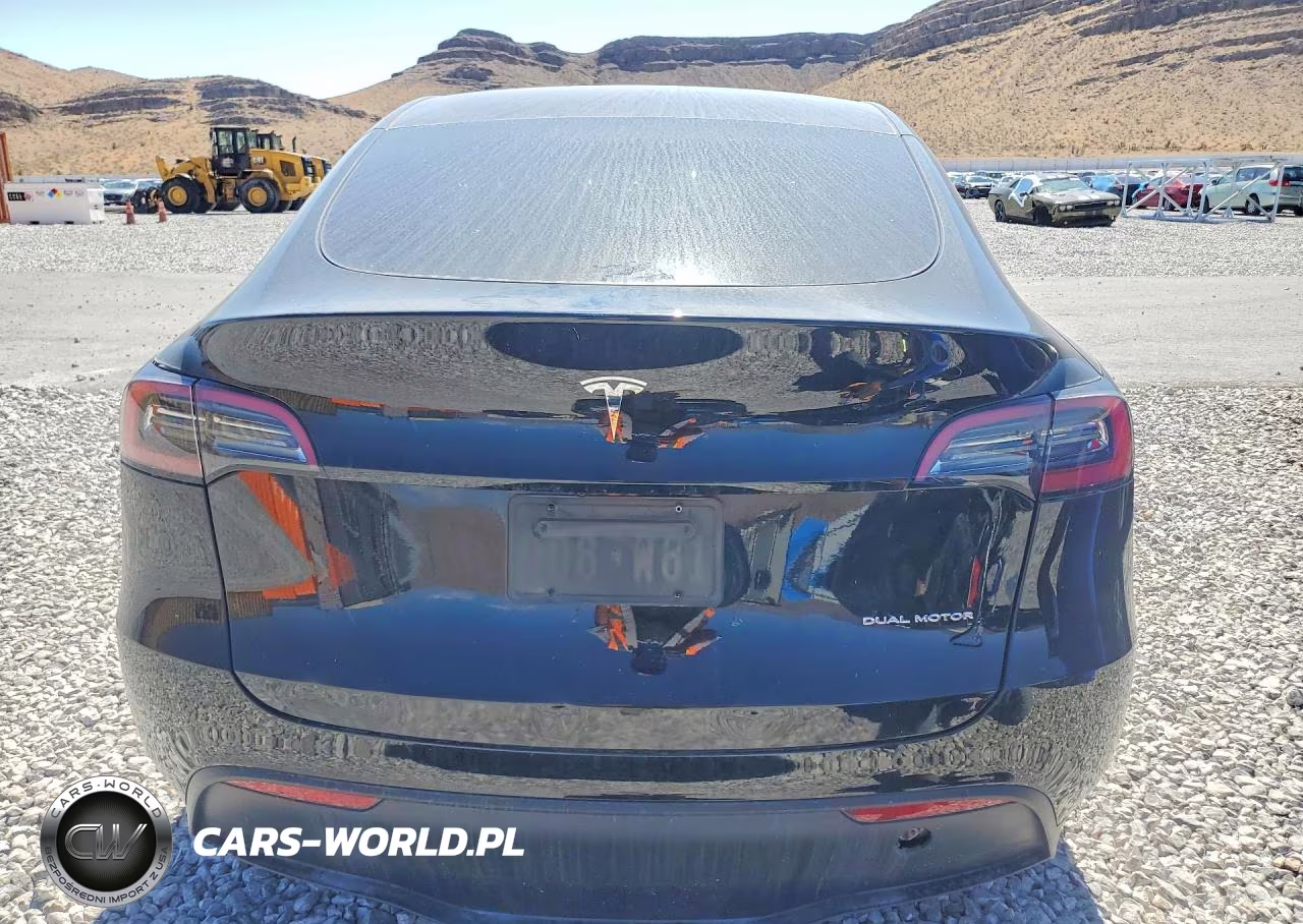 2023 Tesla Model Y VIN:7SAYGDEE5PF674377 - 6