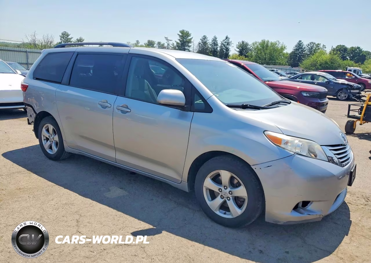 2015 Toyota Sienna Le VIN:5TDKK3DC6FS655035 - 4