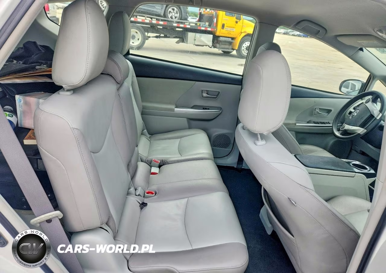 2014 Toyota Prius V Three VIN:JTDZN3EU6E3324467 - 10