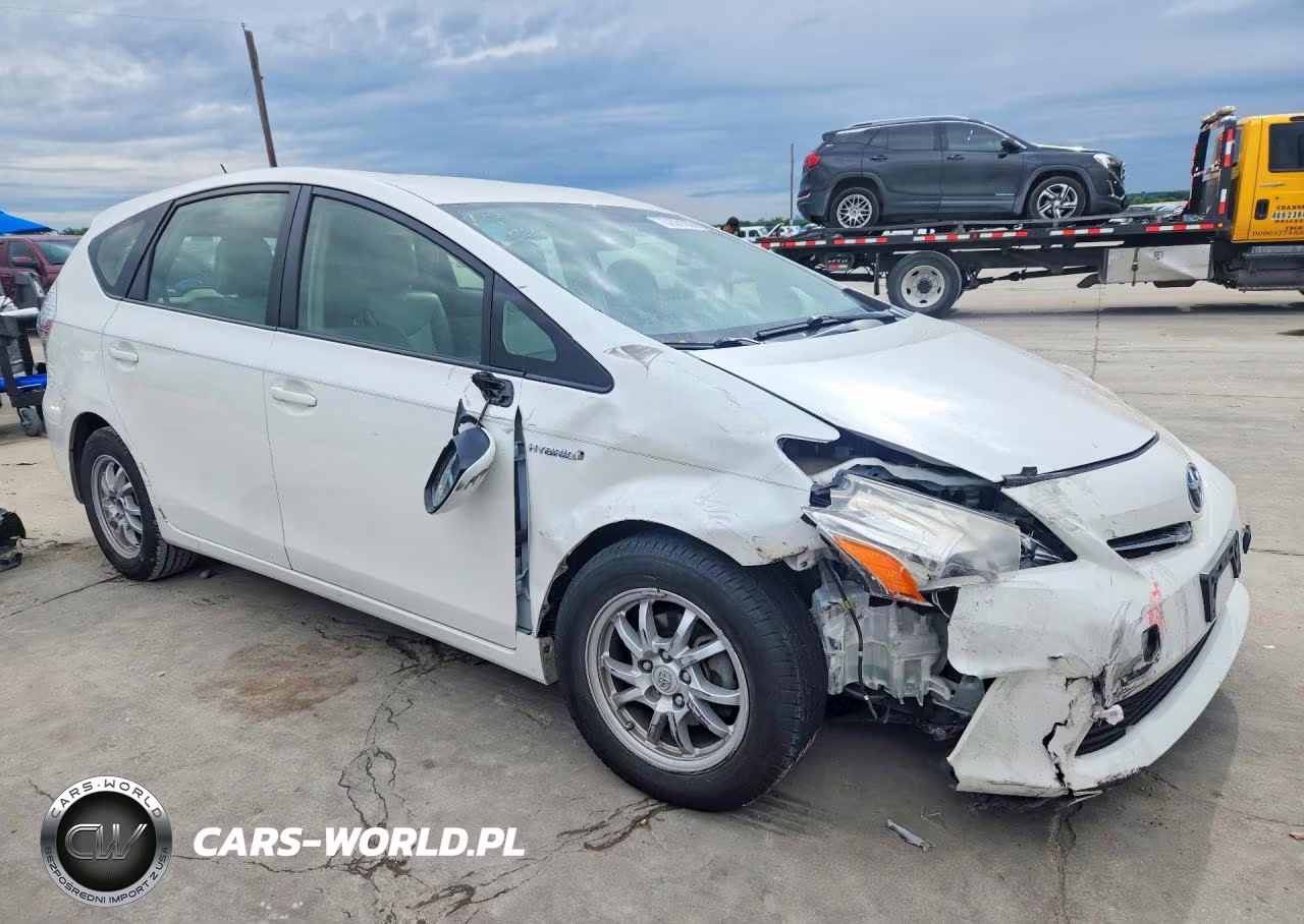 2014 Toyota Prius V Three VIN:JTDZN3EU6E3324467 - 4