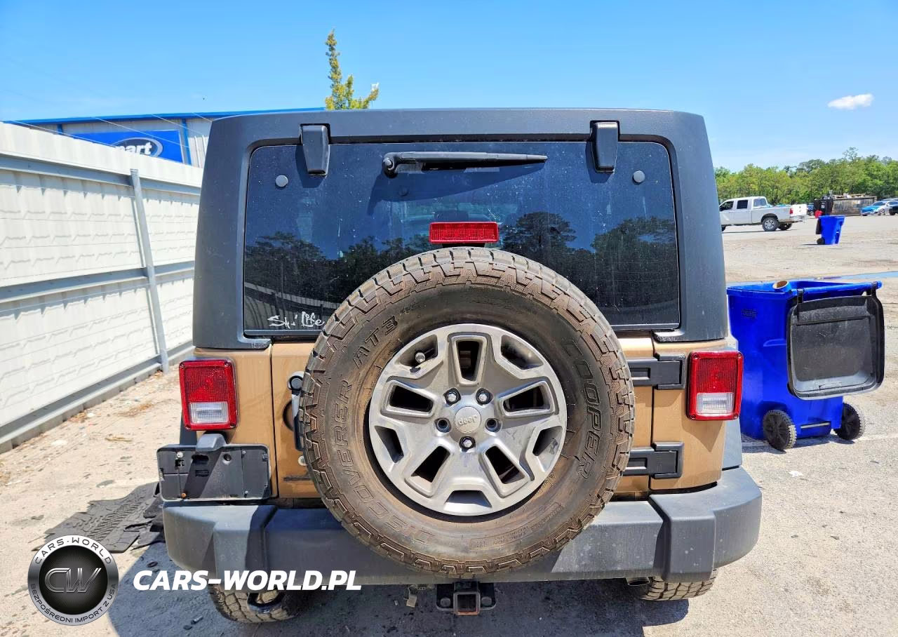 2015 Jeep Wrangler Unlimited Rubicon VIN:1C4BJWFG5FL615499 - 6