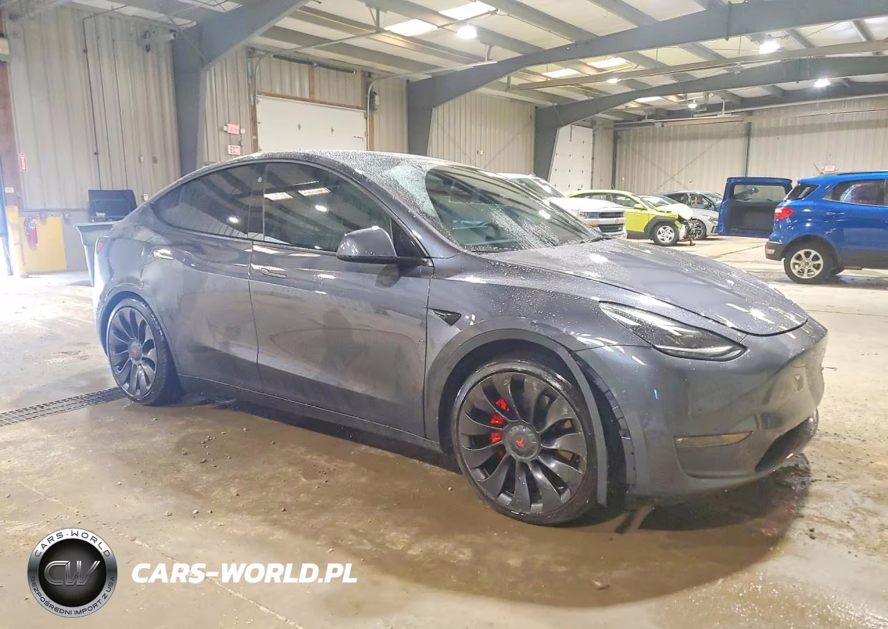 2022 Tesla Model Y VIN:7SAYGDEF4NF404790 - 4