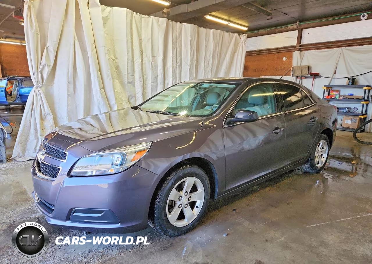 2013 Chevrolet Malibu Ls – zdjęcie 1 z 12