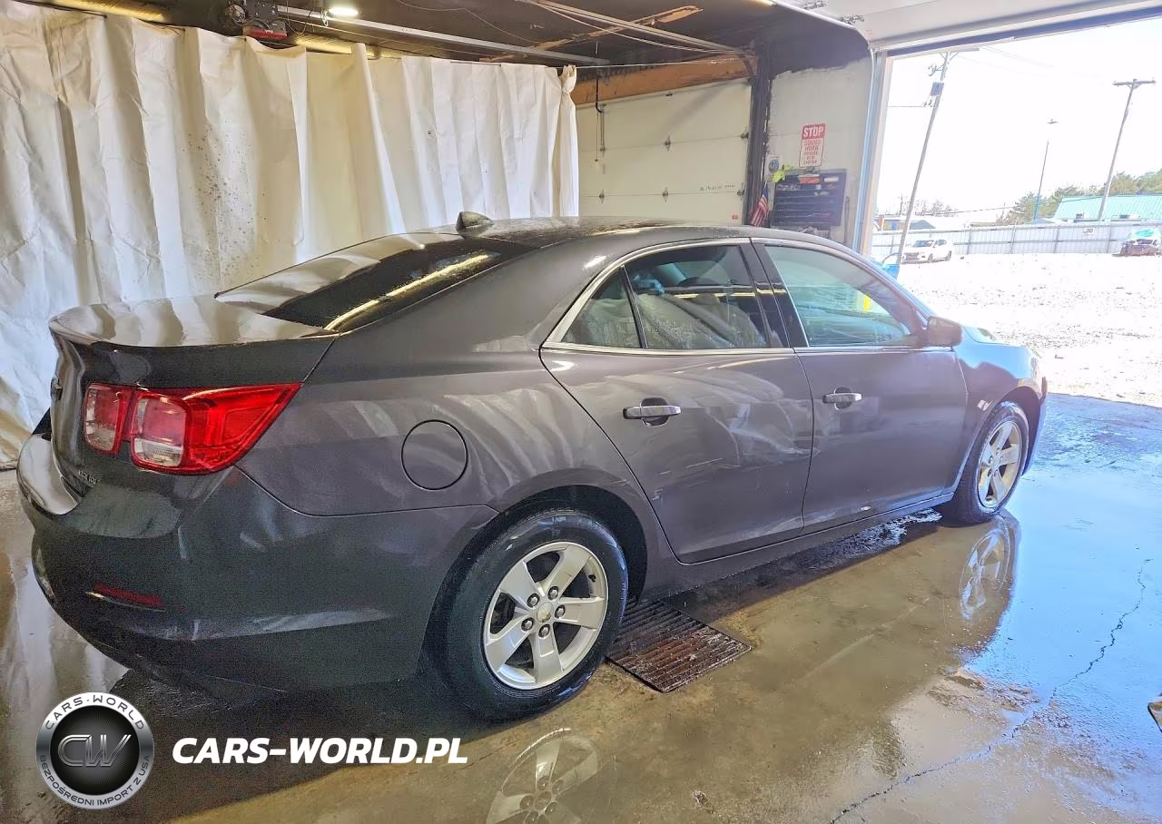 2013 Chevrolet Malibu Ls VIN:1G11B5SA7DF330585 - 3