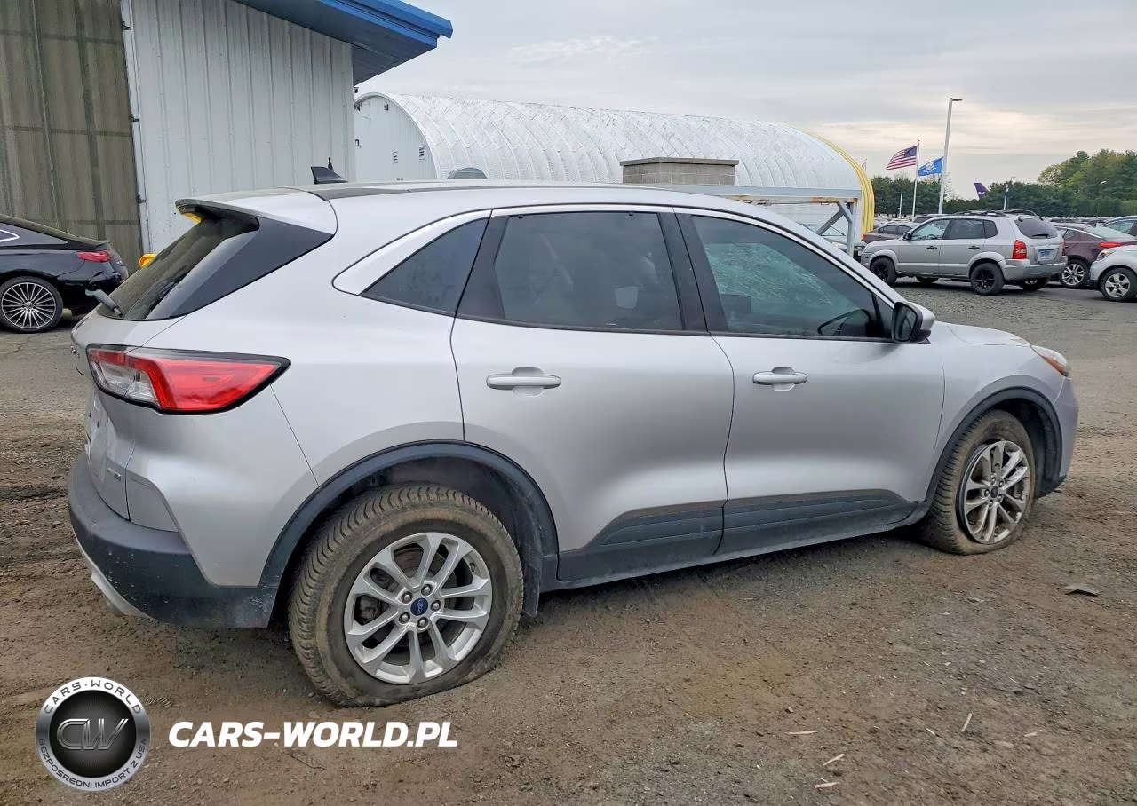 2020 Ford Escape Se VIN:1FMCU9G63LUA03984 - 3