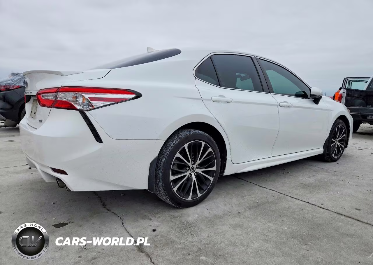 2020 Toyota Camry Se VIN:4T1G11AK6LU986869 - 3