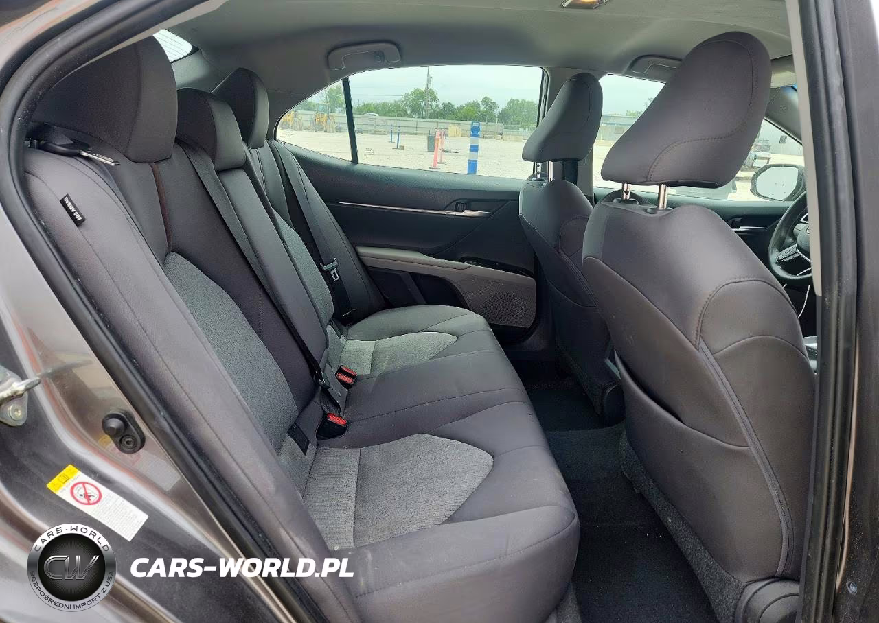 2018 Toyota Camry Le VIN:4T1B11HK6JU026769 - 10