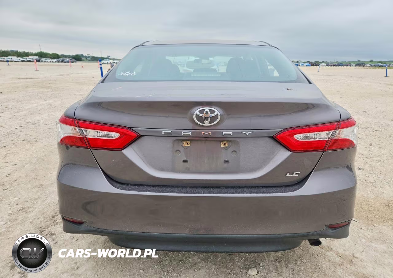 2018 Toyota Camry Le VIN:4T1B11HK6JU026769 - 6