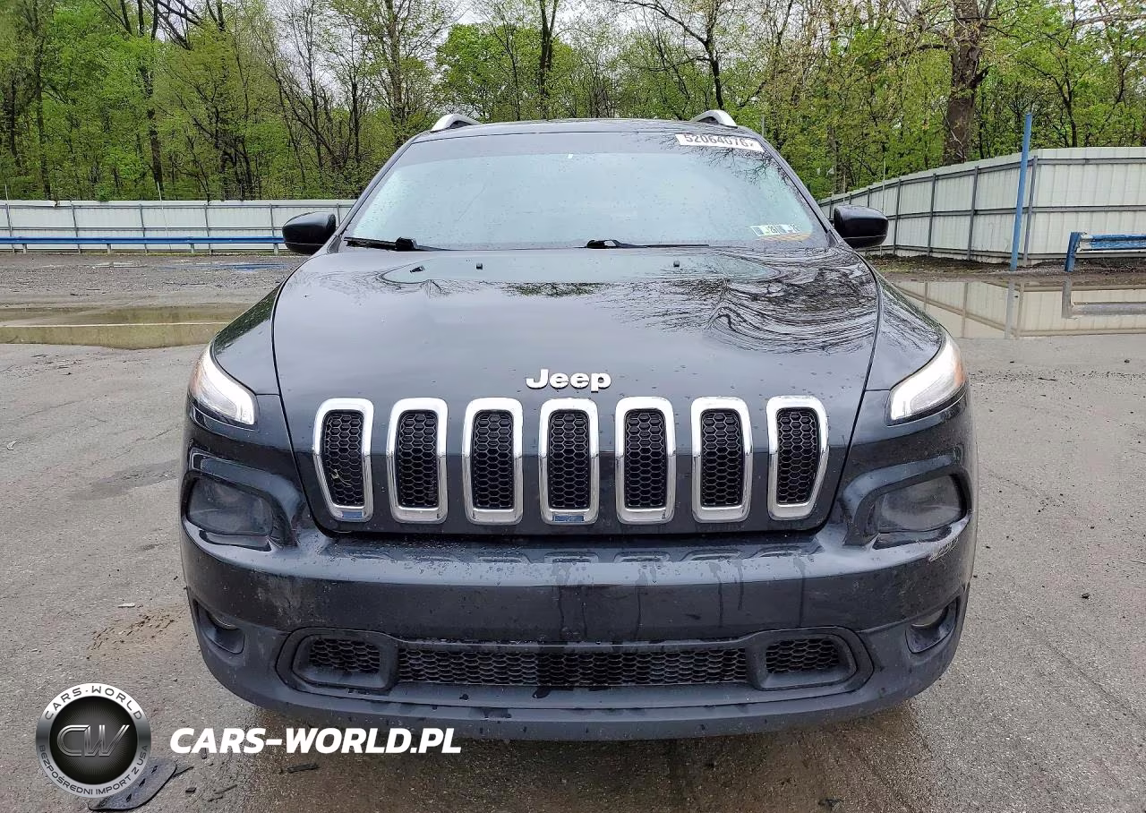 2015 Jeep Cherokee Latitude VIN:1C4PJMCS4FW751897 - 5