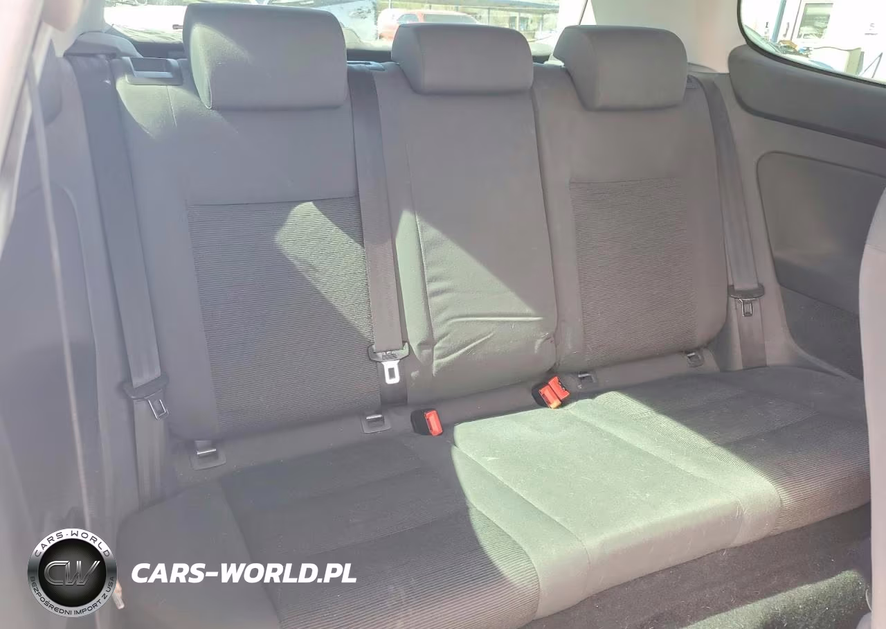 2008 Volkswagen Rabbit VIN:WVWBA71KX8W132173 - 10